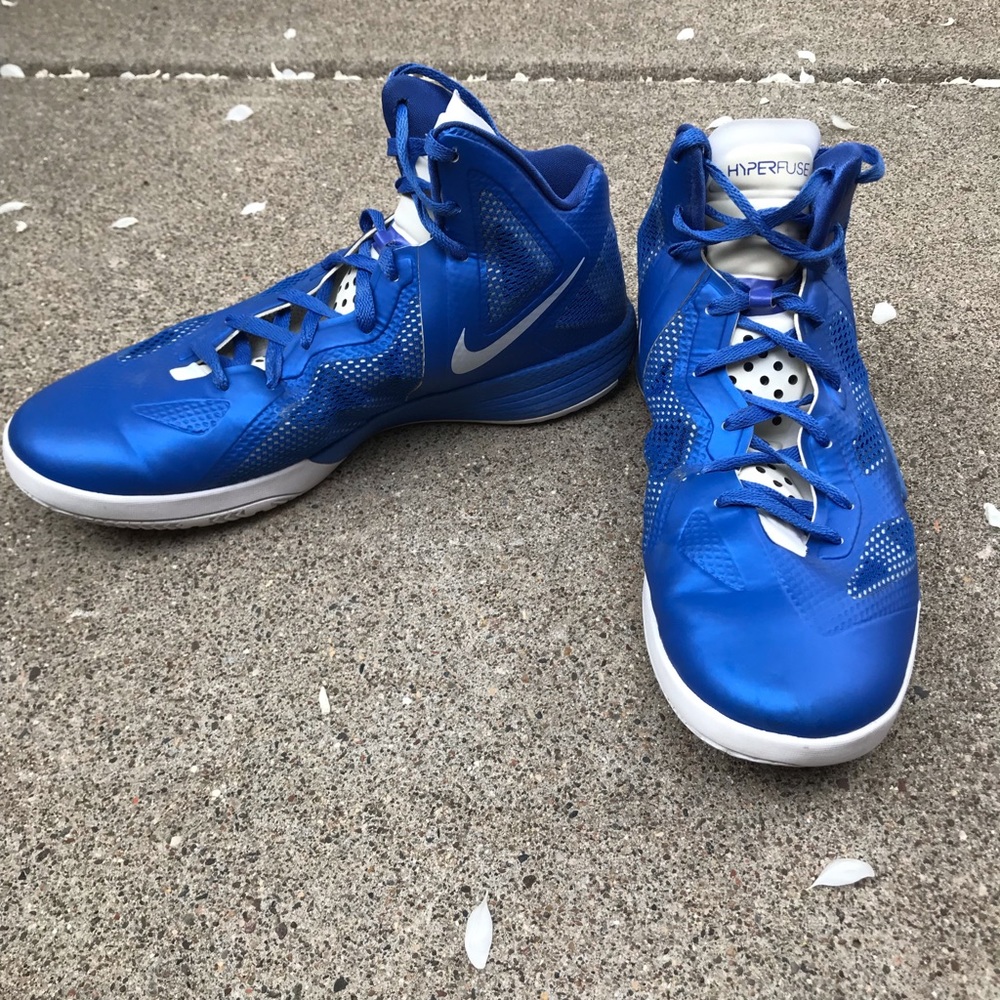 nike hyper fuse sneakers